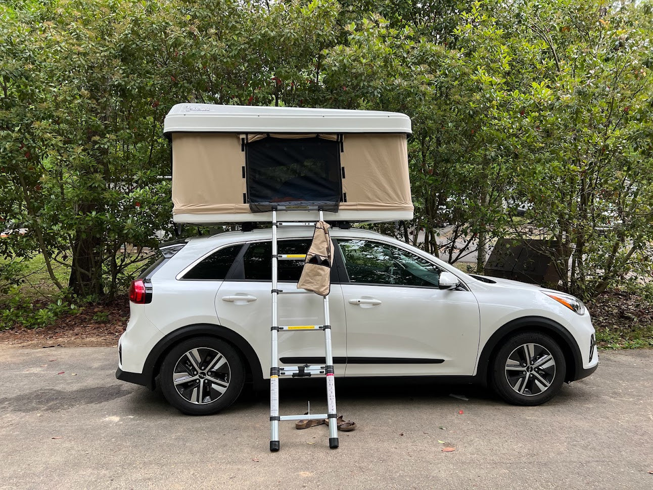 Image of 2022 Kia Niro EX Premium with white rooftop tent